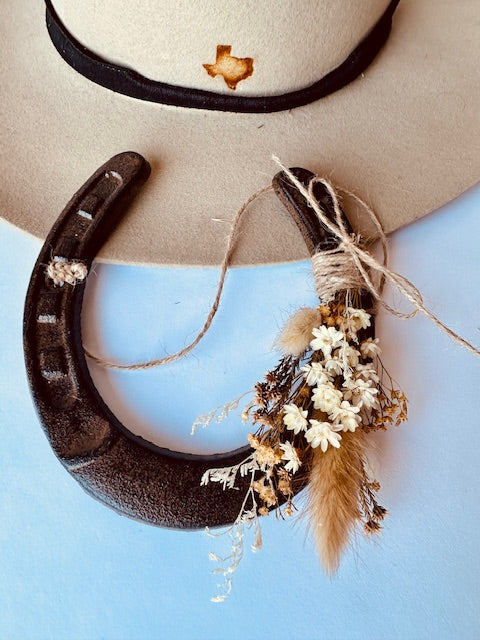 Floral Bundle - Horseshoes